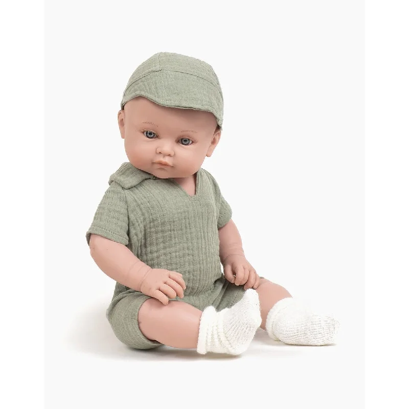 MiniKane bambinis boy Yann dressed in a tom Jumpsuit and green double gauze cap